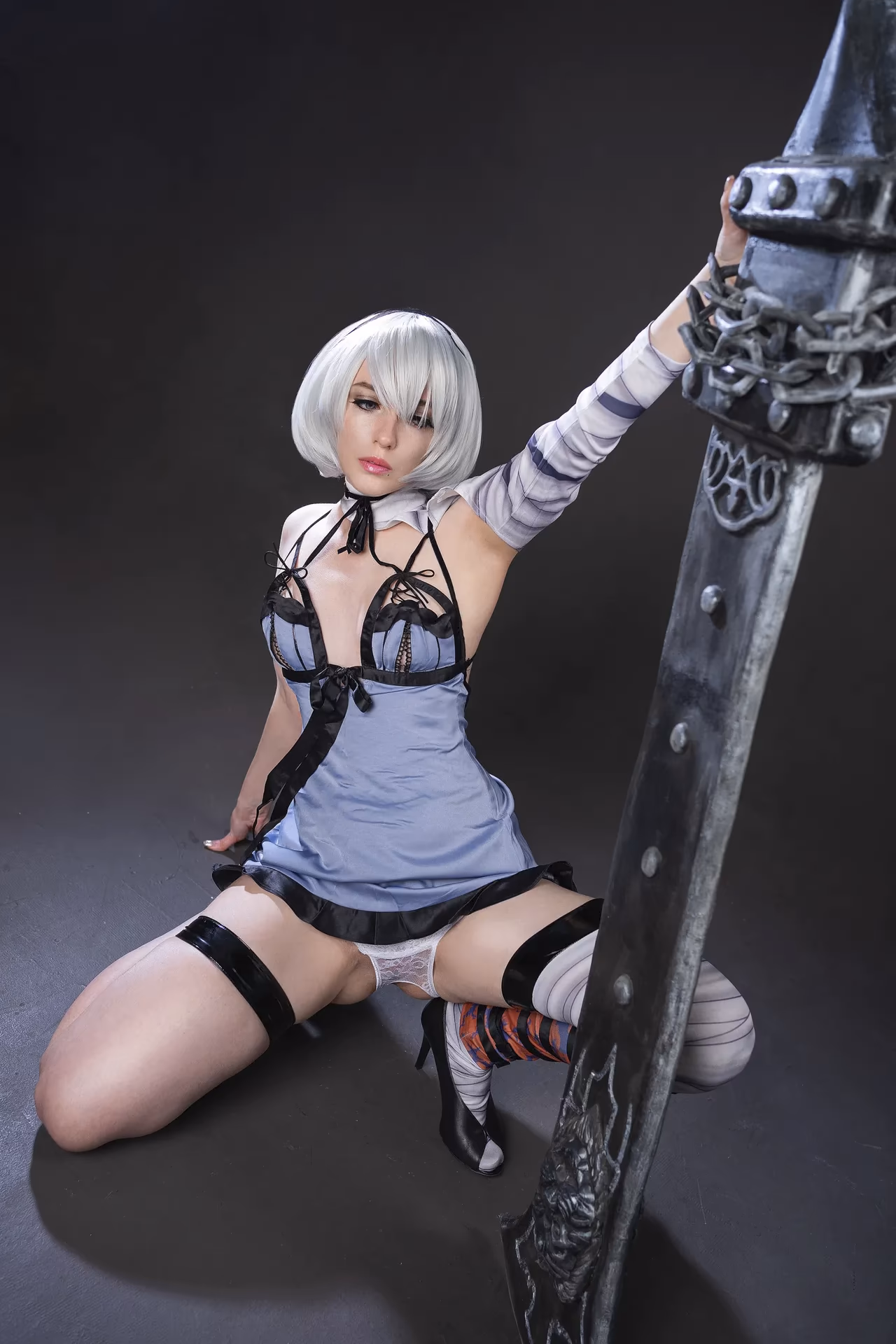 Flora Daria as 2B — cosplay photo 13 of 25