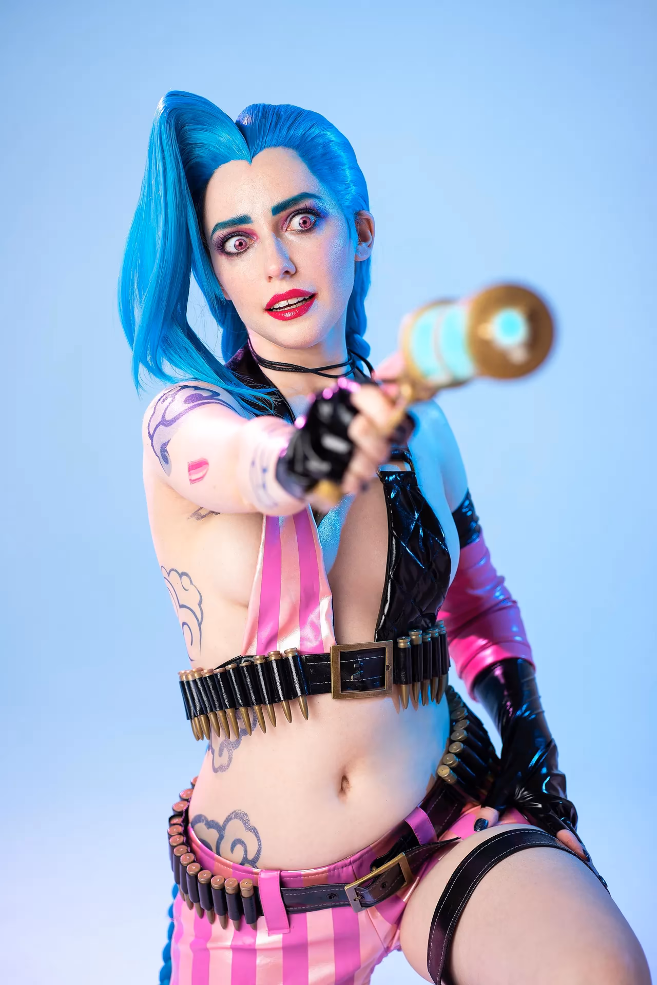 Flora Daria as Jinx — cosplay photo 2 of 29