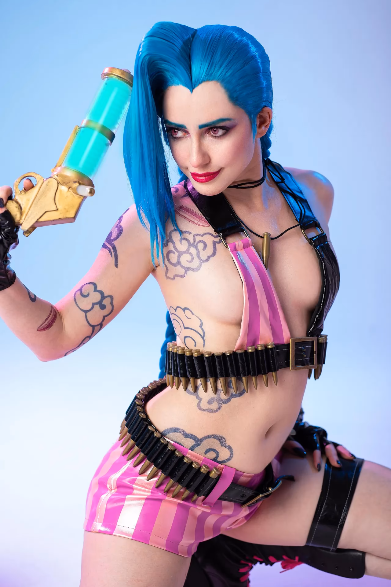 Flora Daria as Jinx — cosplay photo 3 of 29