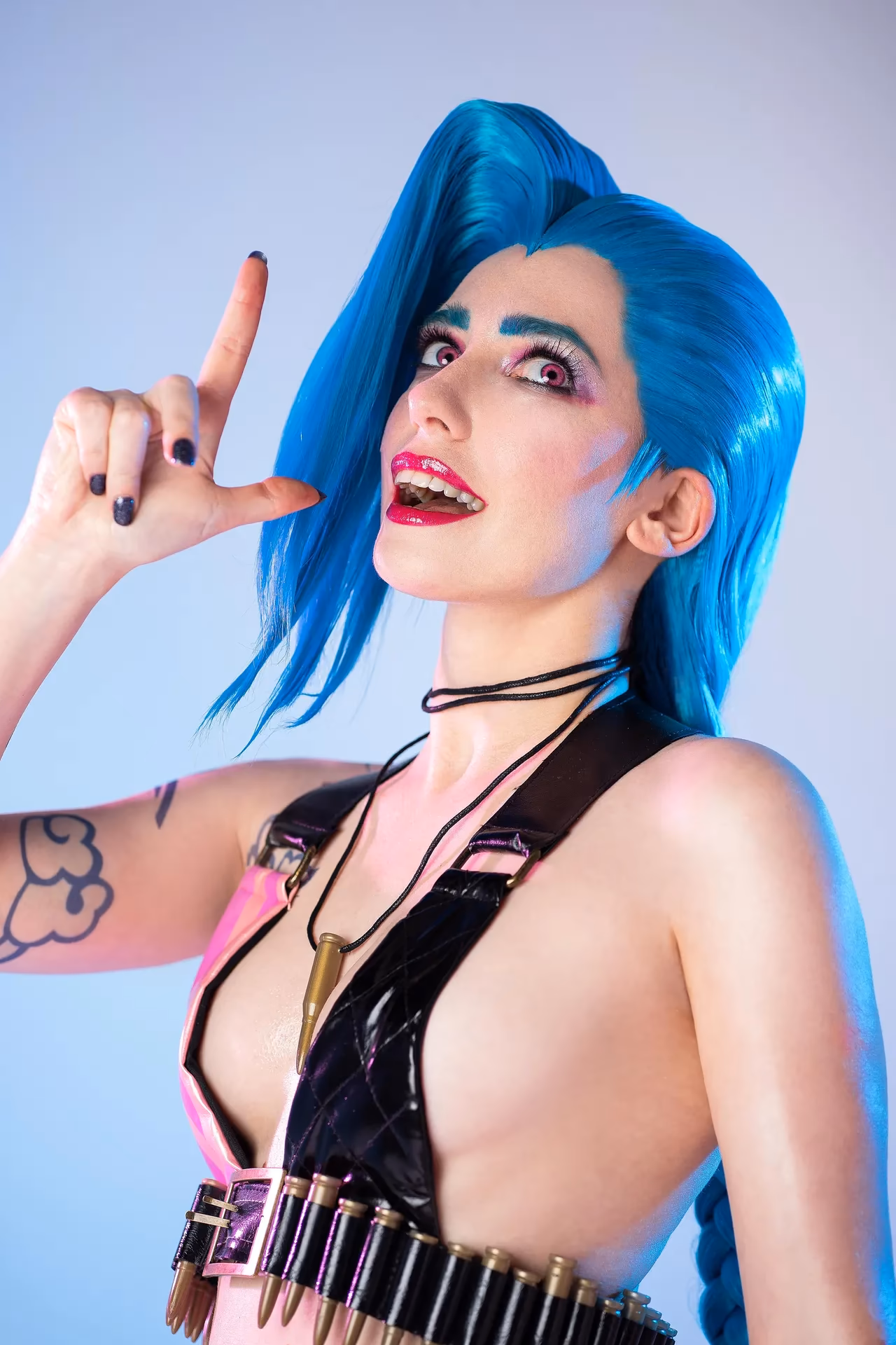 Flora Daria as Jinx — cosplay photo 7 of 29
