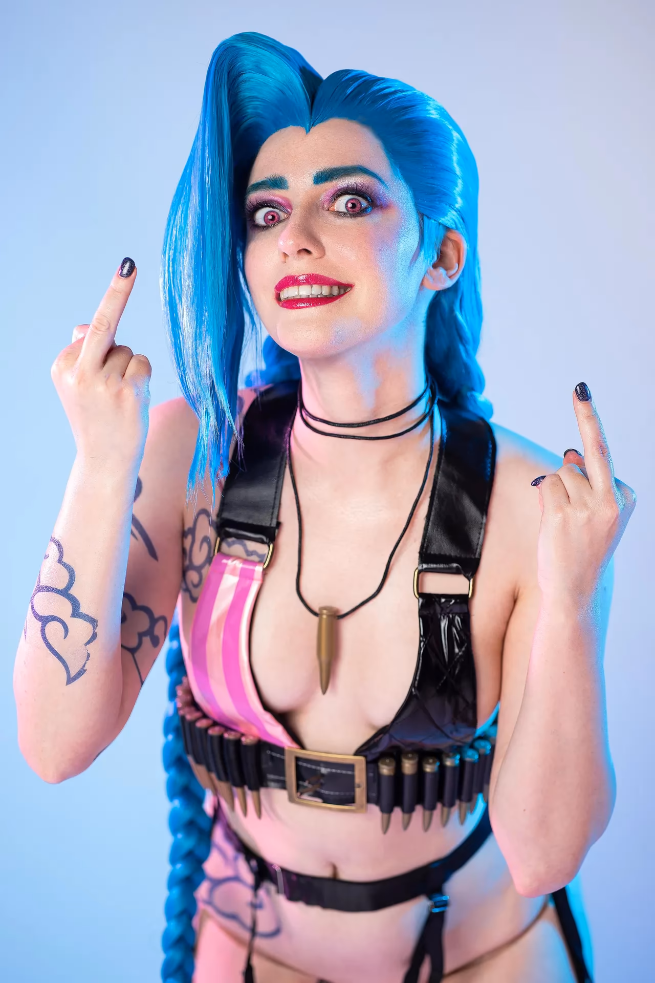 Flora Daria as Jinx — cosplay photo 9 of 29