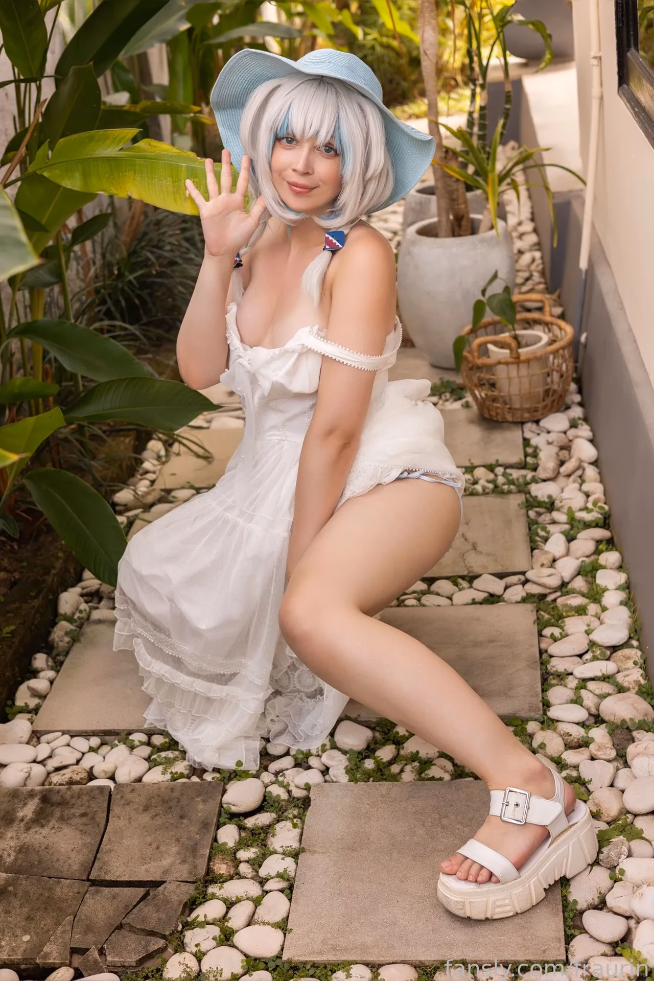 FrauRin as Gawr Gura — cosplay photo 14 of 34