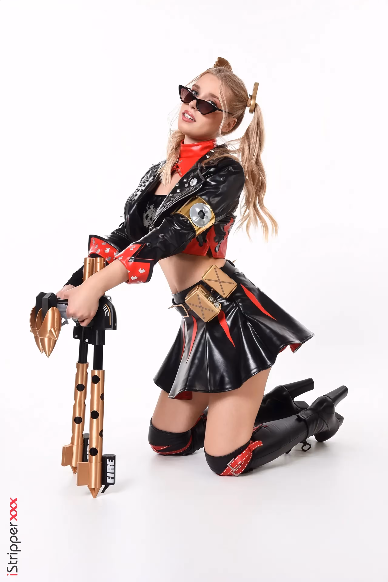 Freya Mayer as Burnice White — cosplay photo 4 of 50