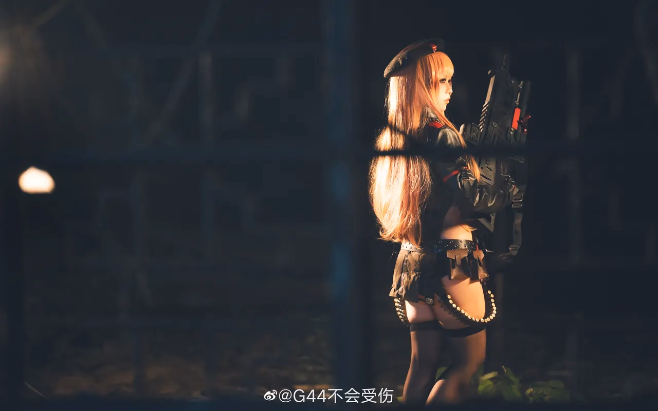 G44 wa Kizutsukanai as Rapi — cosplay photo 1 of 17