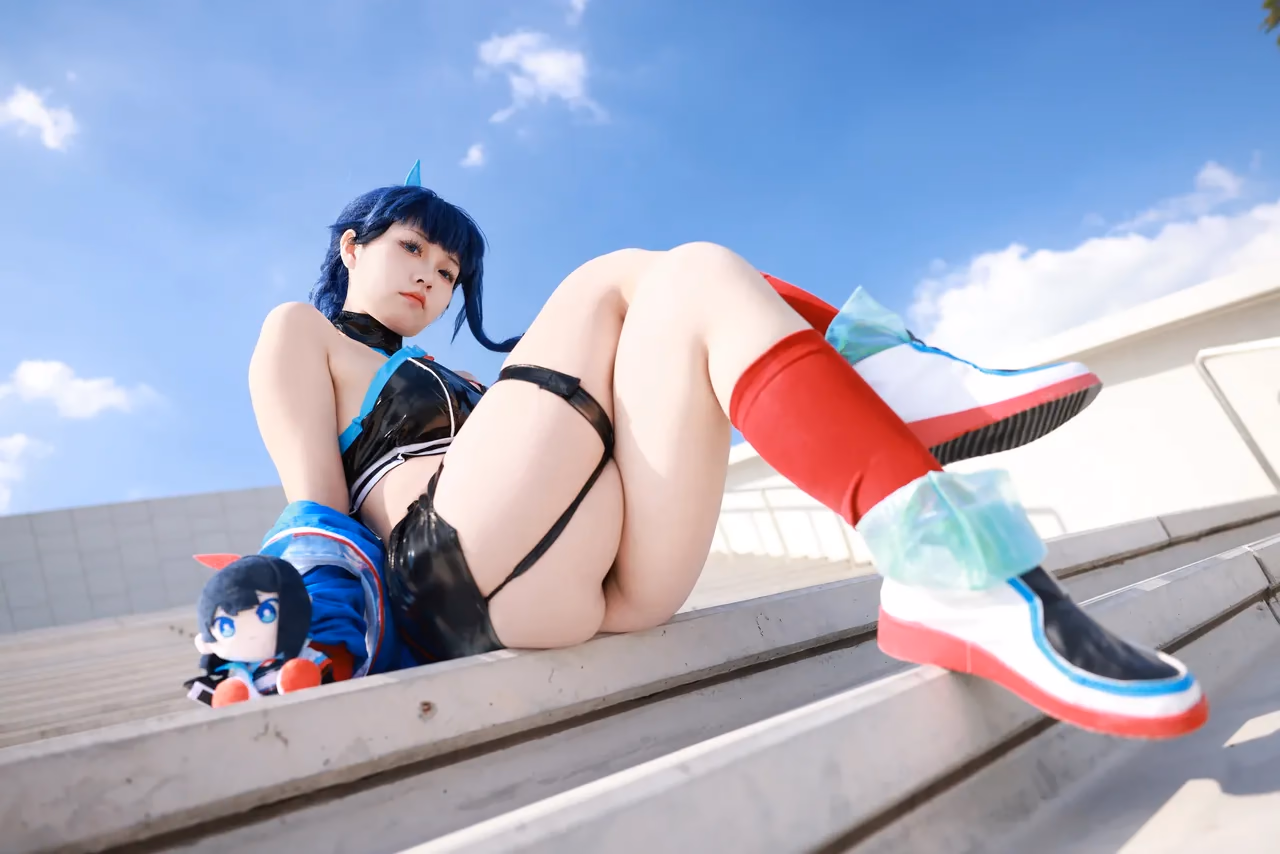 G44 wa Kizutsukanai as Rikka Takarada — cosplay photo 15 of 35