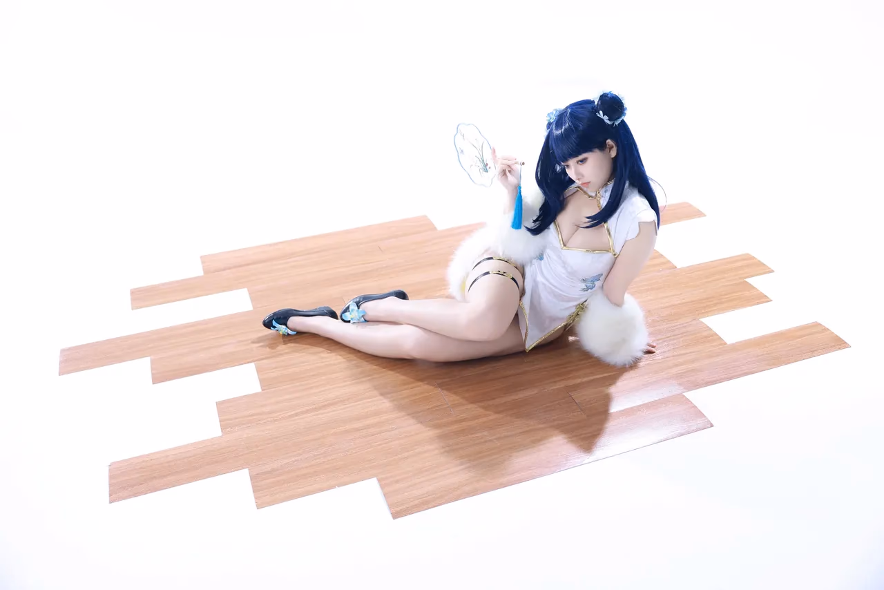 G44 wa Kizutsukanai as Rikka Takarada — cosplay photo 12 of 34