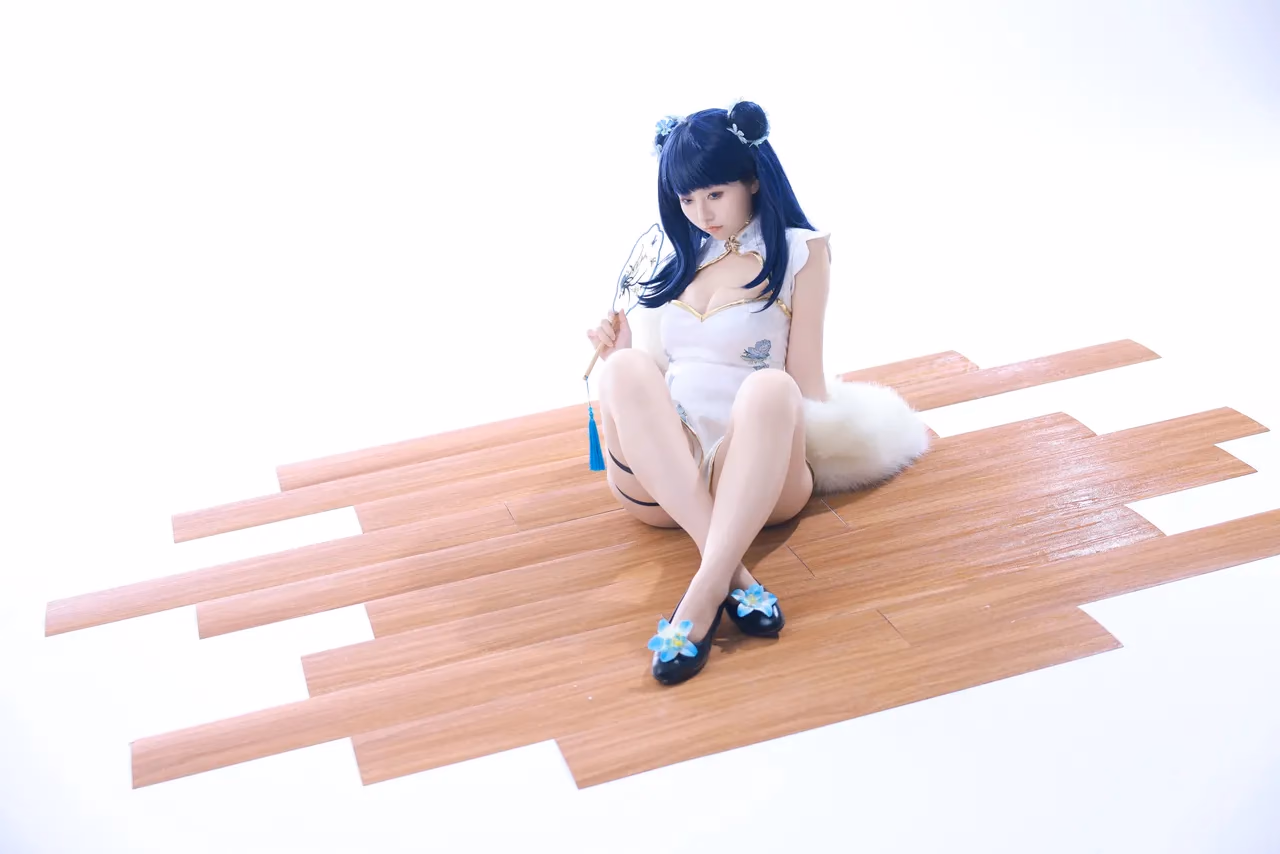 G44 wa Kizutsukanai as Rikka Takarada — cosplay photo 16 of 34