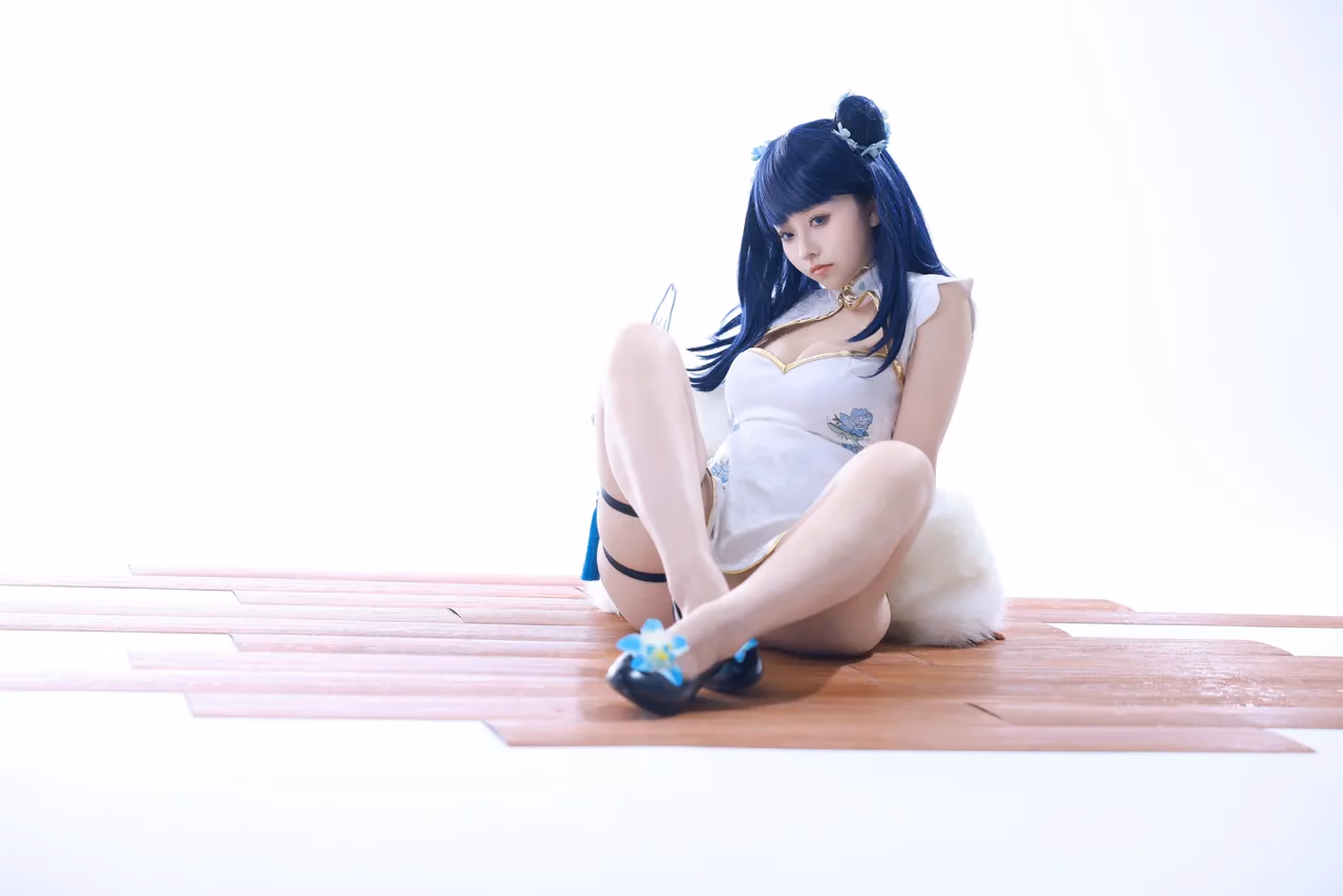G44 wa Kizutsukanai as Rikka Takarada — cosplay photo 17 of 34