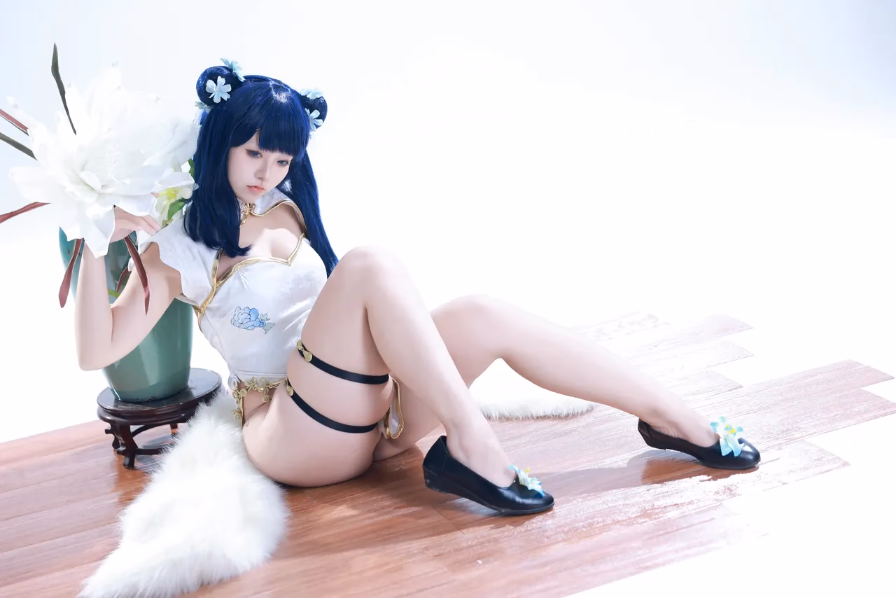 G44 wa Kizutsukanai as Rikka Takarada — cosplay photo 26 of 34