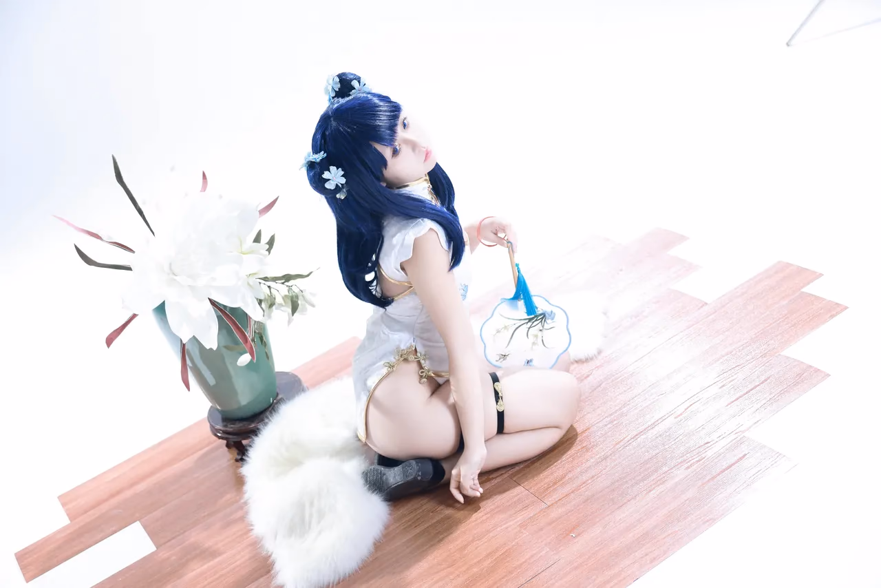 G44 wa Kizutsukanai as Rikka Takarada — cosplay photo 27 of 34