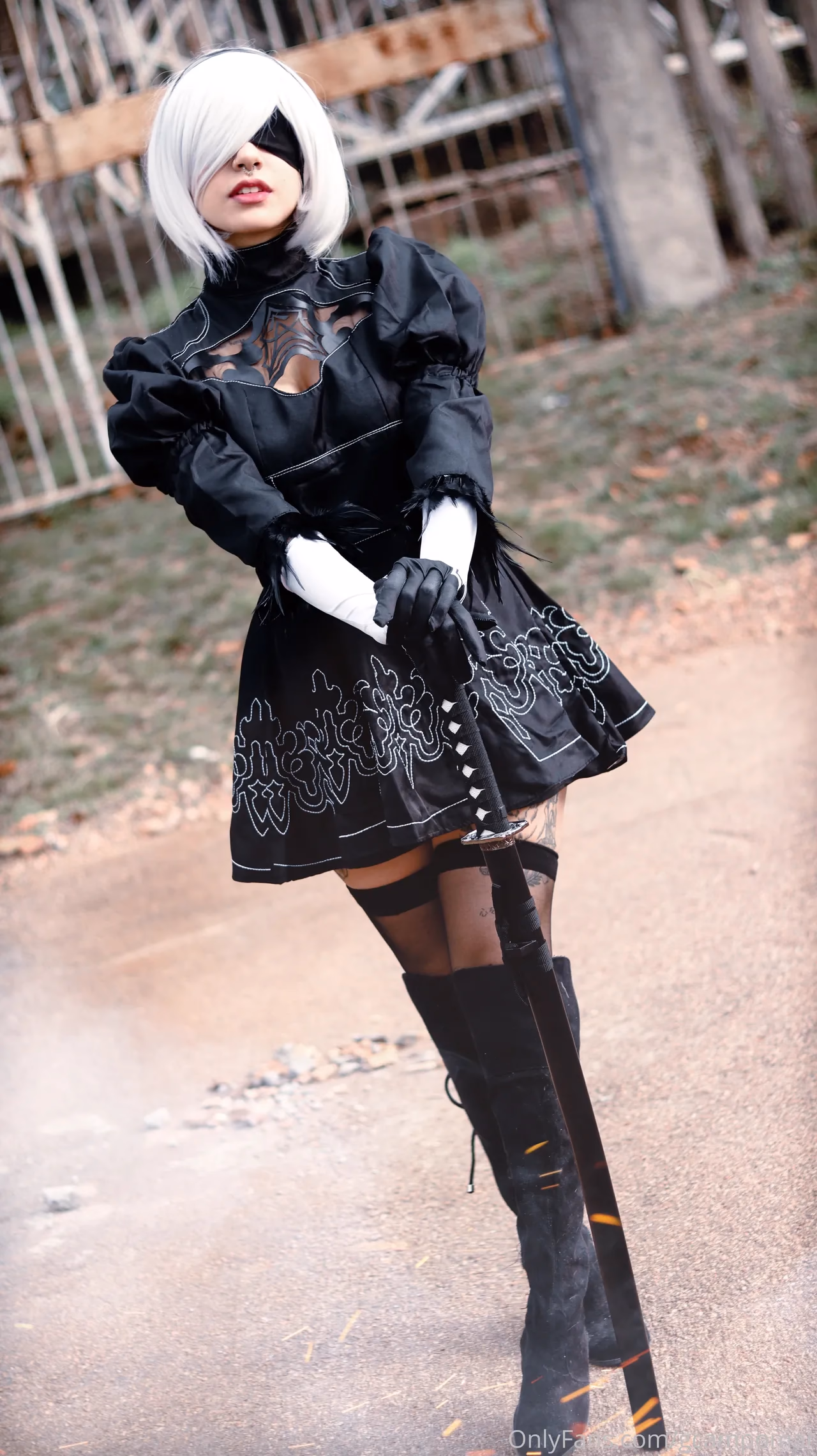 Giovanna Campomar as 2B — cosplay photo 8 of 15