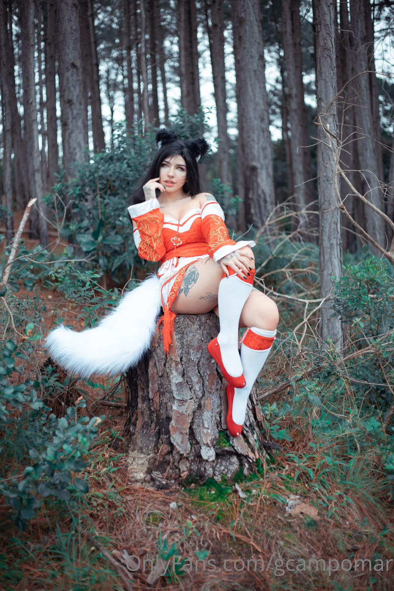 Giovanna Campomar as Ahri — cosplay photo 2 of 31