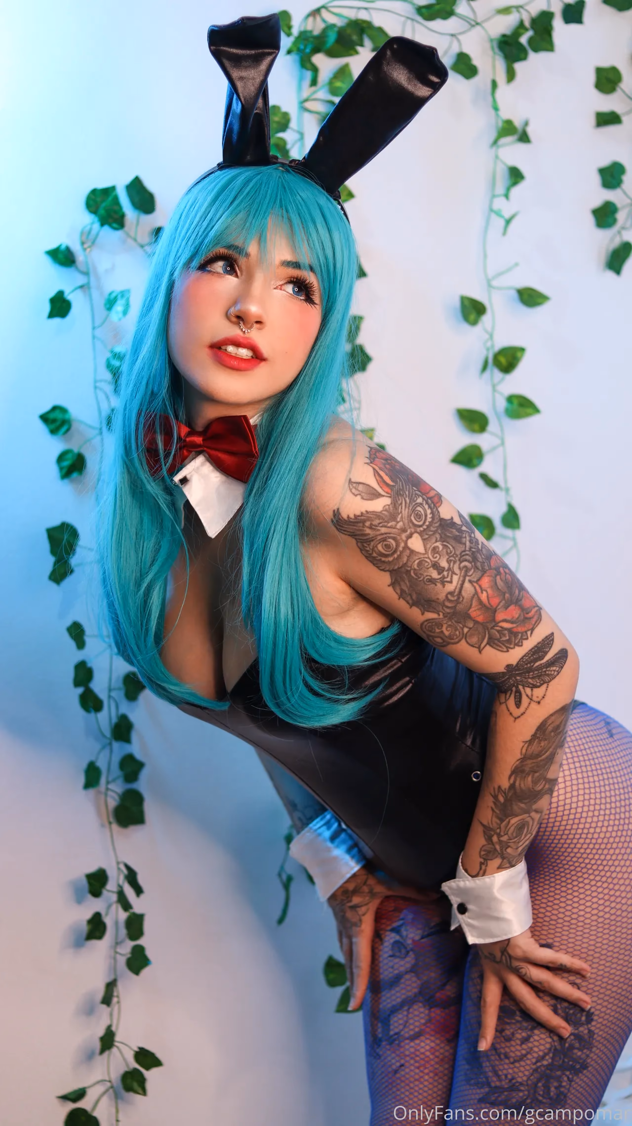 Giovanna Campomar - Bulma - Dragon Ball - Cosplay Gallery - 27 Images preview