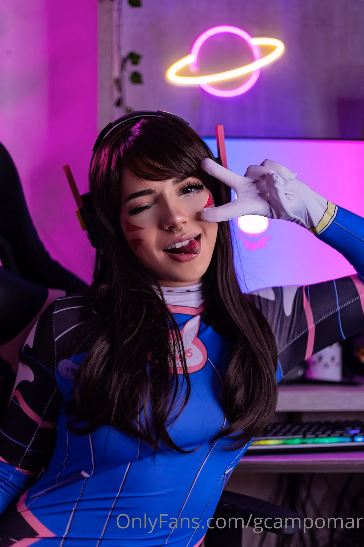 Giovanna Campomar as D.Va — cosplay photo 3 of 22