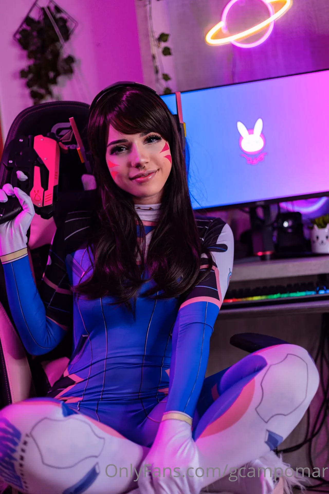 Giovanna Campomar as D.Va — cosplay photo 6 of 22