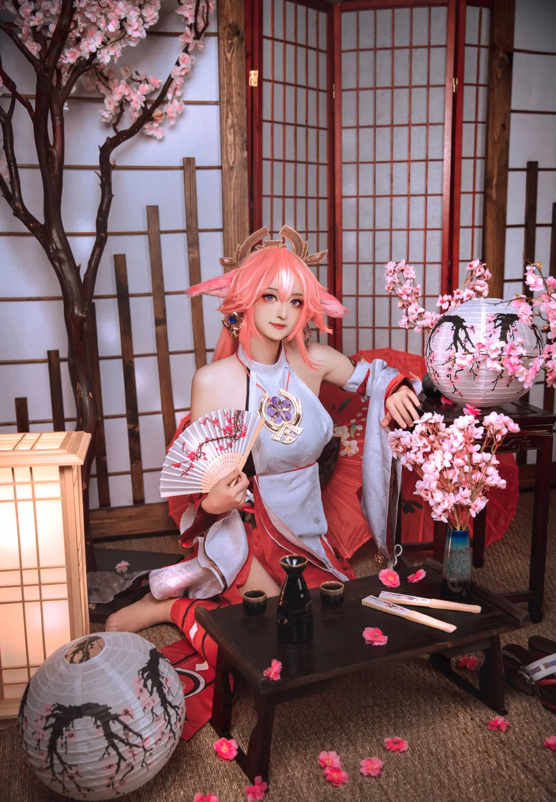 Glucose as Yae Miko — cosplay photo 11 of 13