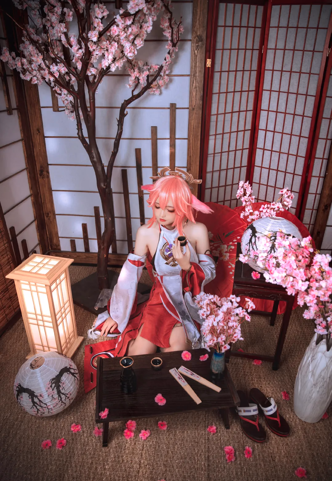 Glucose as Yae Miko — cosplay photo 2 of 13
