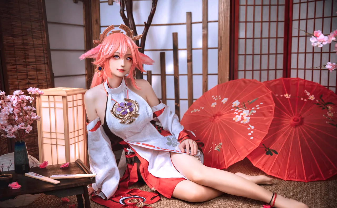 Glucose as Yae Miko — cosplay photo 4 of 13