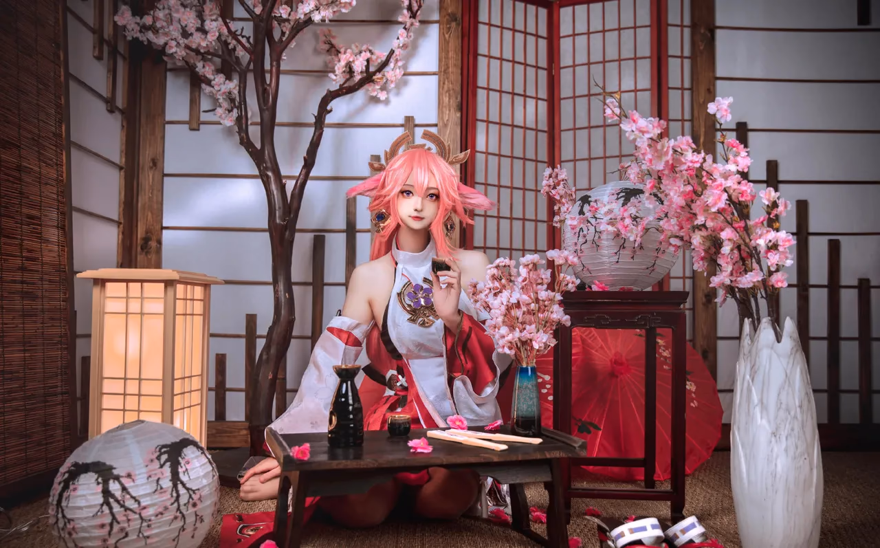 Glucose as Yae Miko — cosplay photo 6 of 13