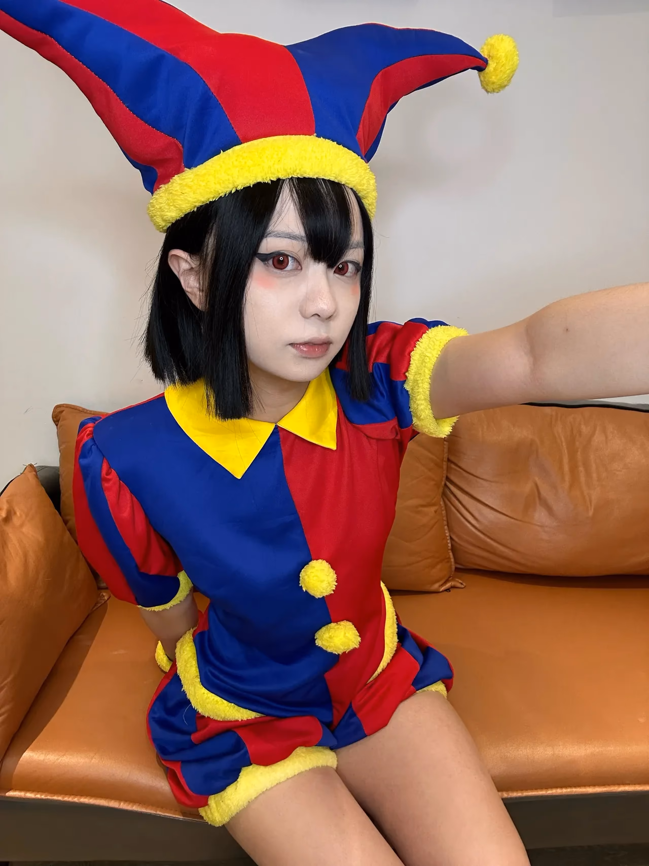 Green Chacha as Pomni — cosplay photo 11 of 38