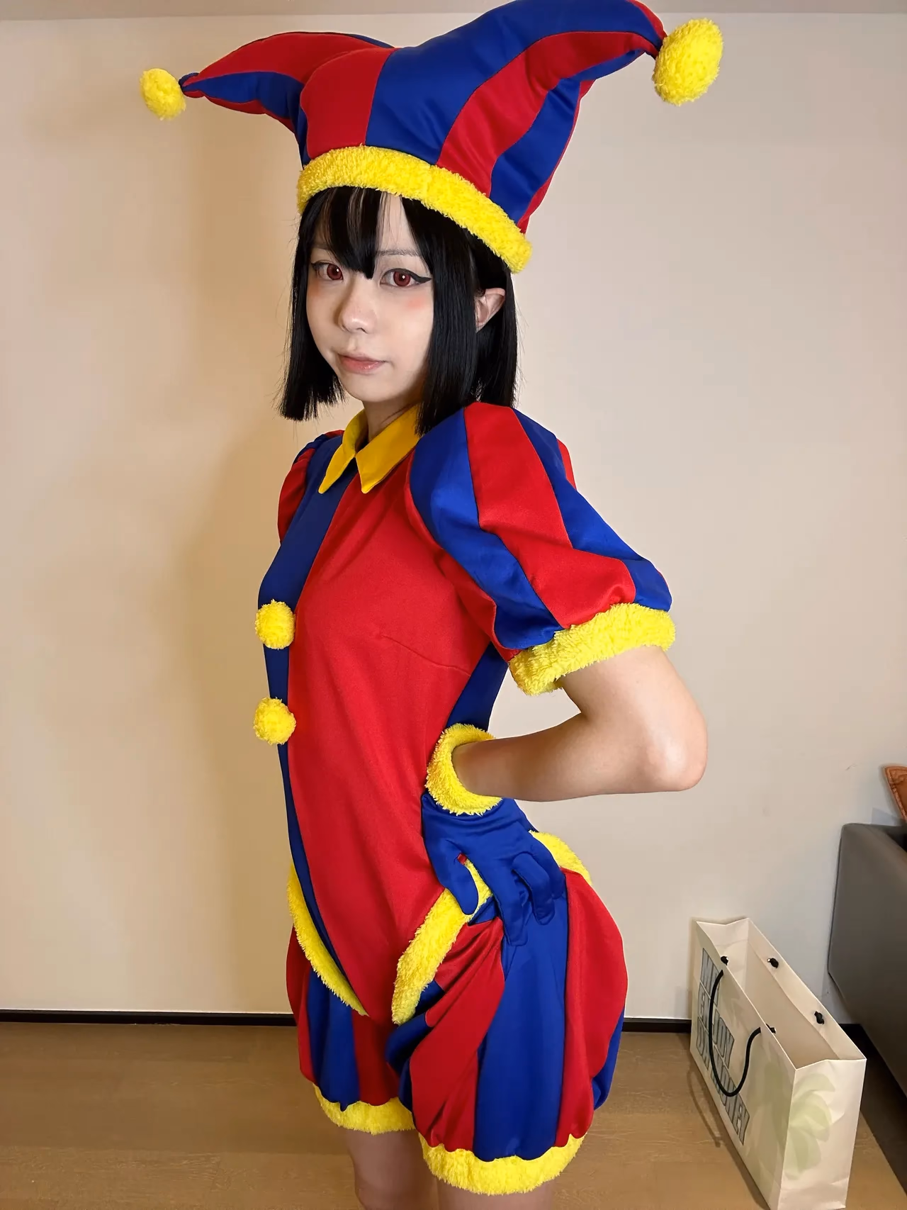 Green Chacha as Pomni — cosplay photo 2 of 38