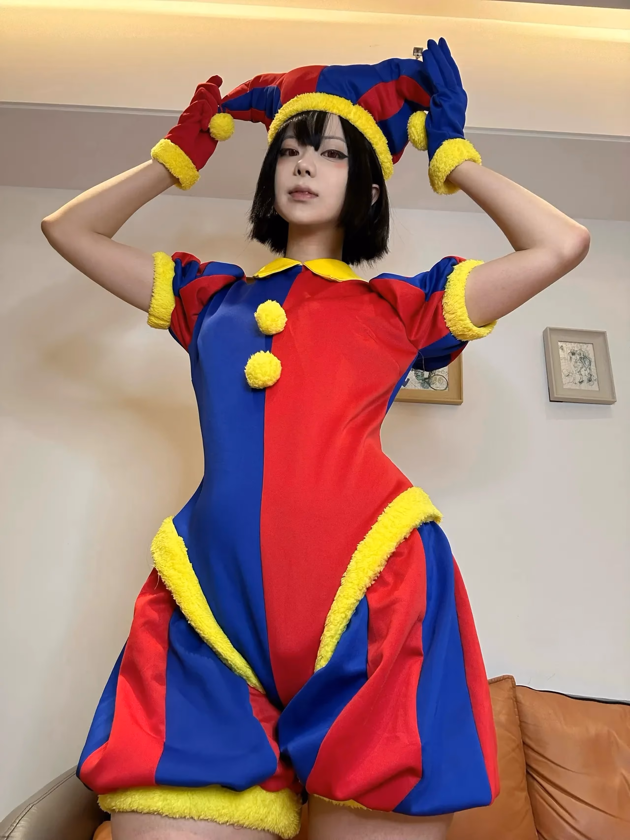 Green Chacha as Pomni — cosplay photo 5 of 38