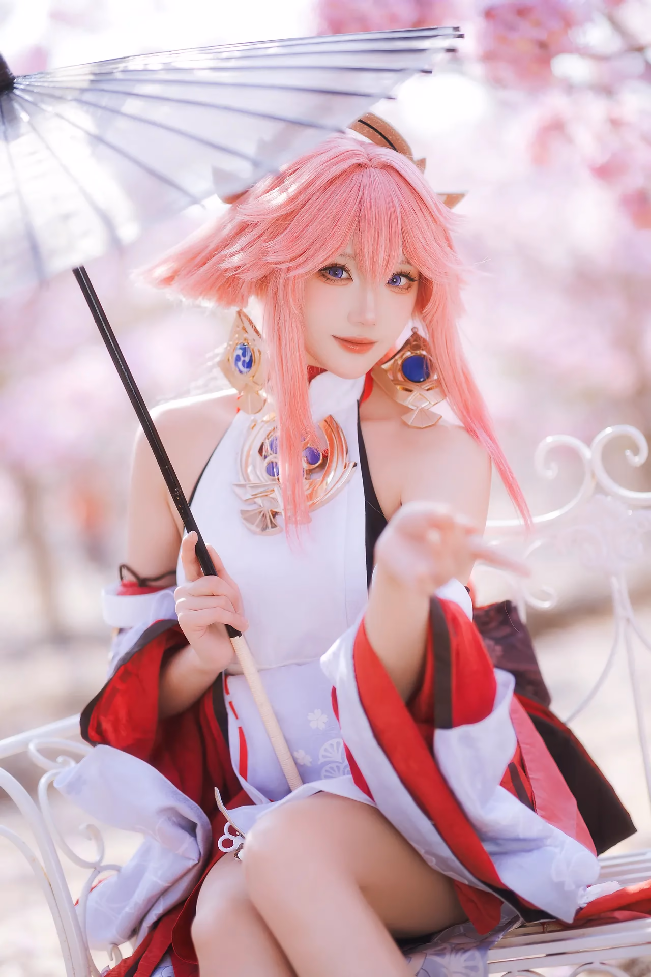 Guaxichan as Yae Miko — cosplay photo 14 of 20