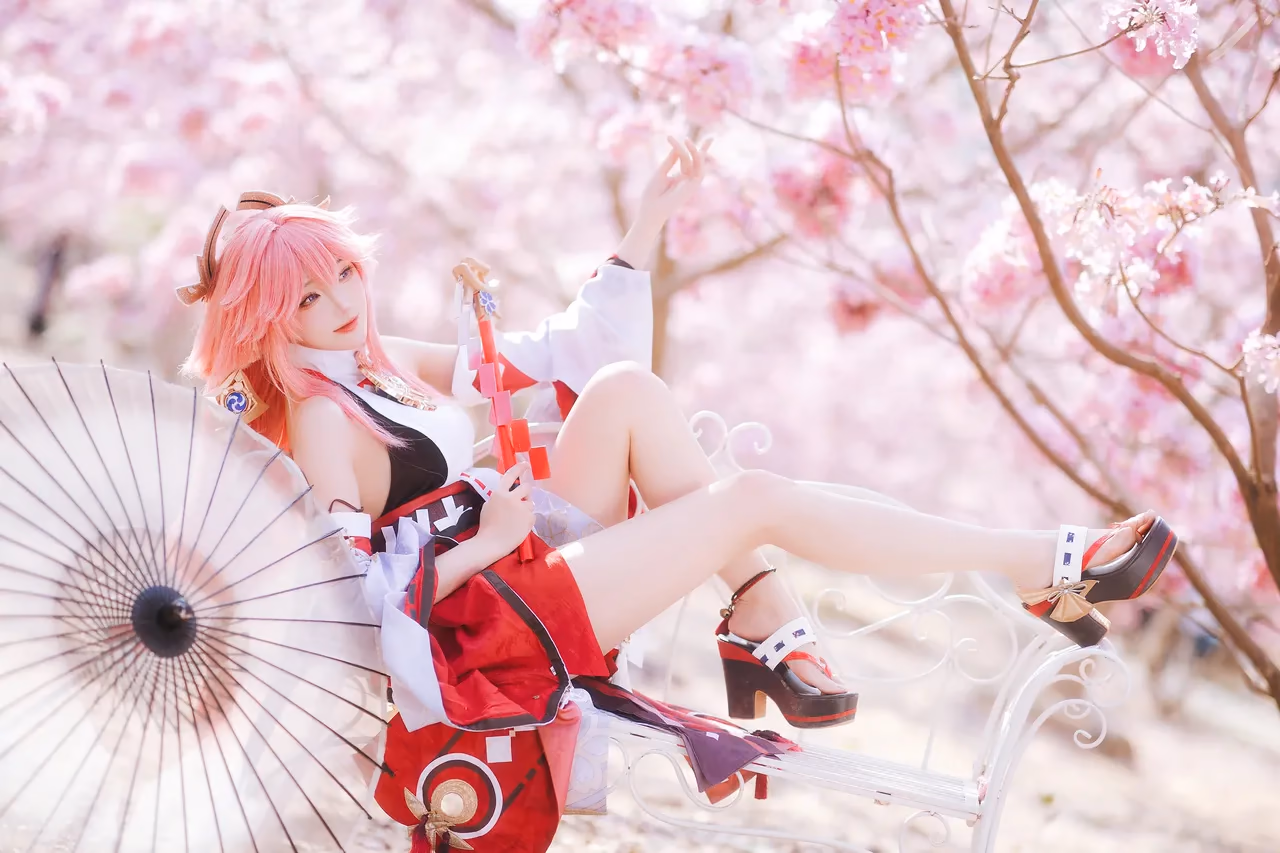 Guaxichan as Yae Miko — cosplay photo 16 of 20