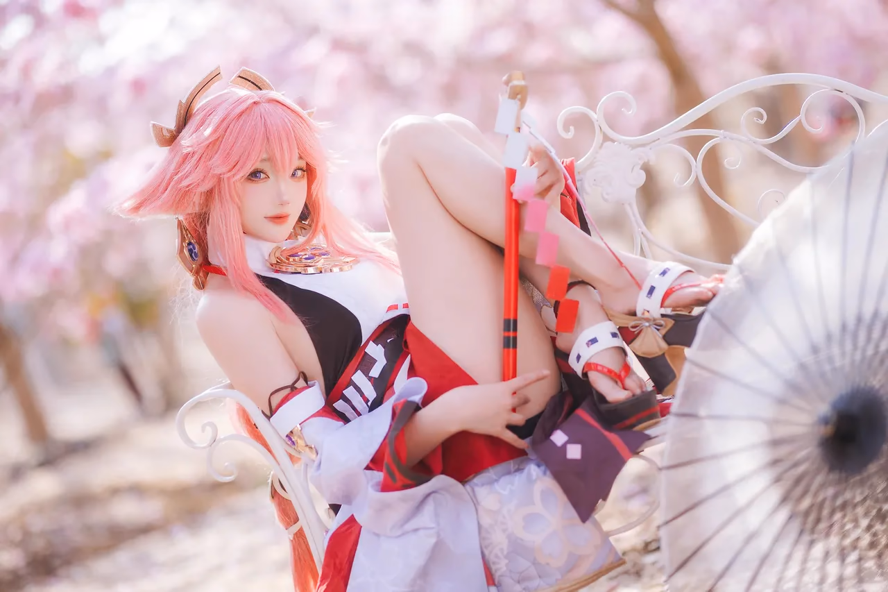 Guaxichan as Yae Miko — cosplay photo 17 of 20