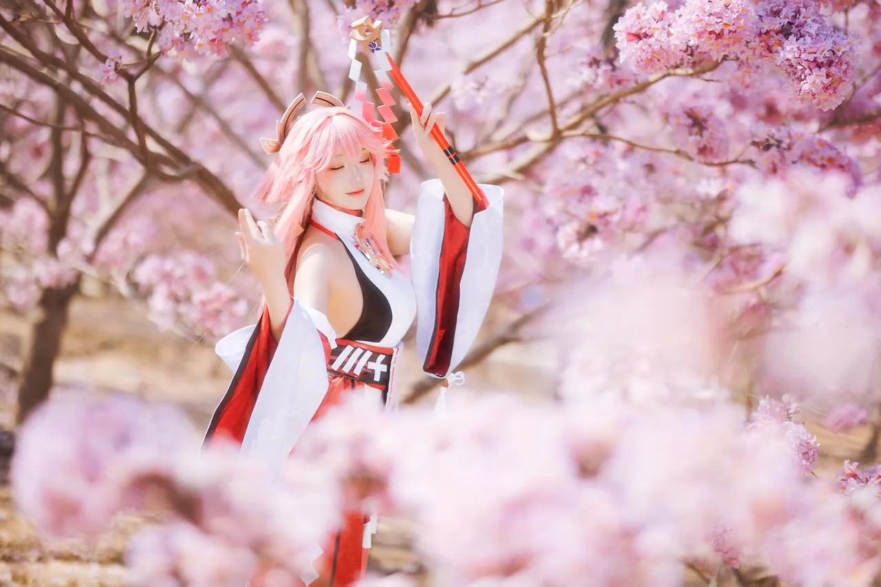 Guaxichan as Yae Miko — cosplay photo 5 of 20