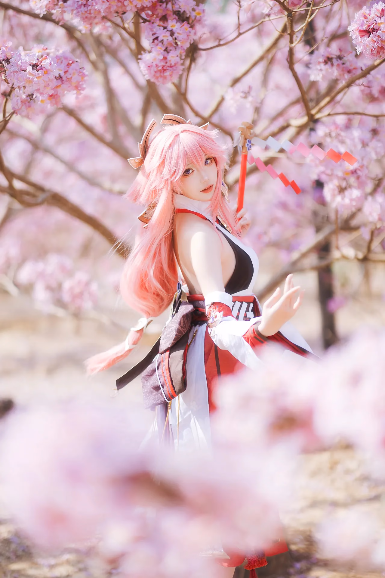 Guaxichan as Yae Miko — cosplay photo 6 of 20