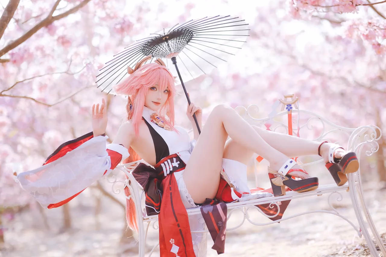 Guaxichan as Yae Miko — cosplay photo 9 of 20