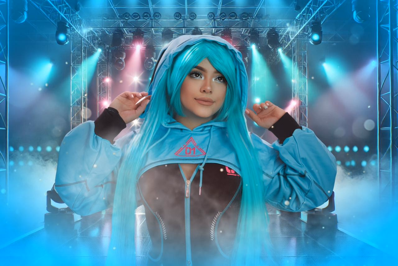 GundamChick as Hatsune Miku — cosplay photo 7 of 7
