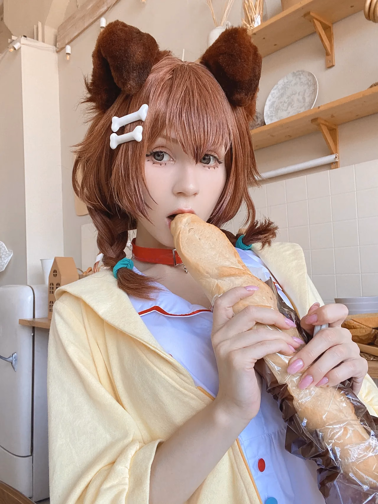 Hackee as Inugami Korone — cosplay photo 14 of 85