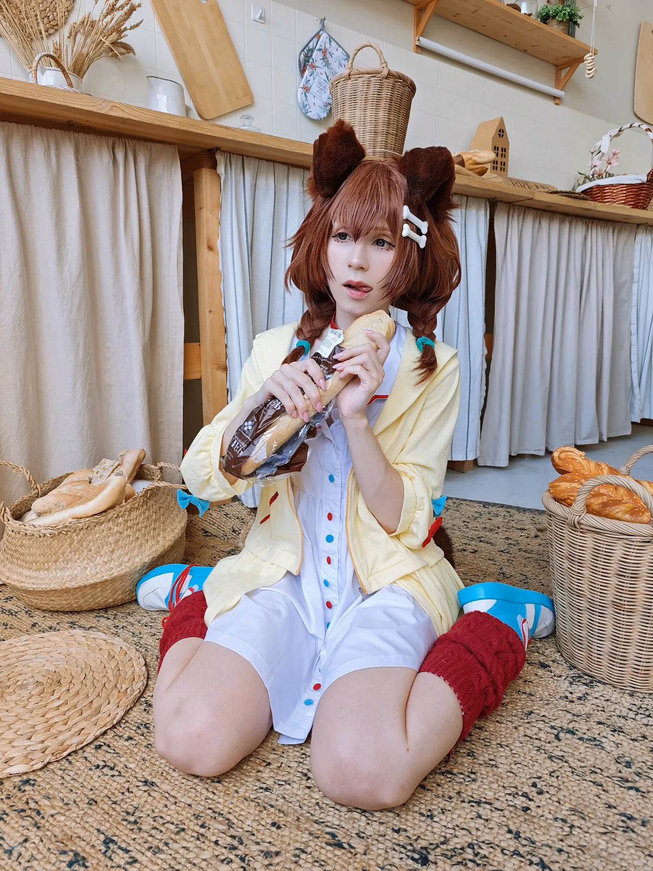 Hackee as Inugami Korone — cosplay photo 9 of 85