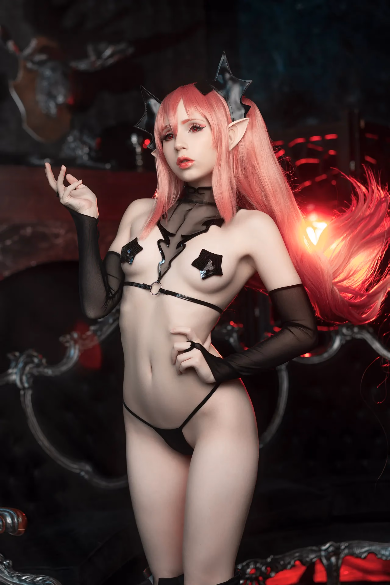 Hackee as Krul Tepes — cosplay photo 16 of 20