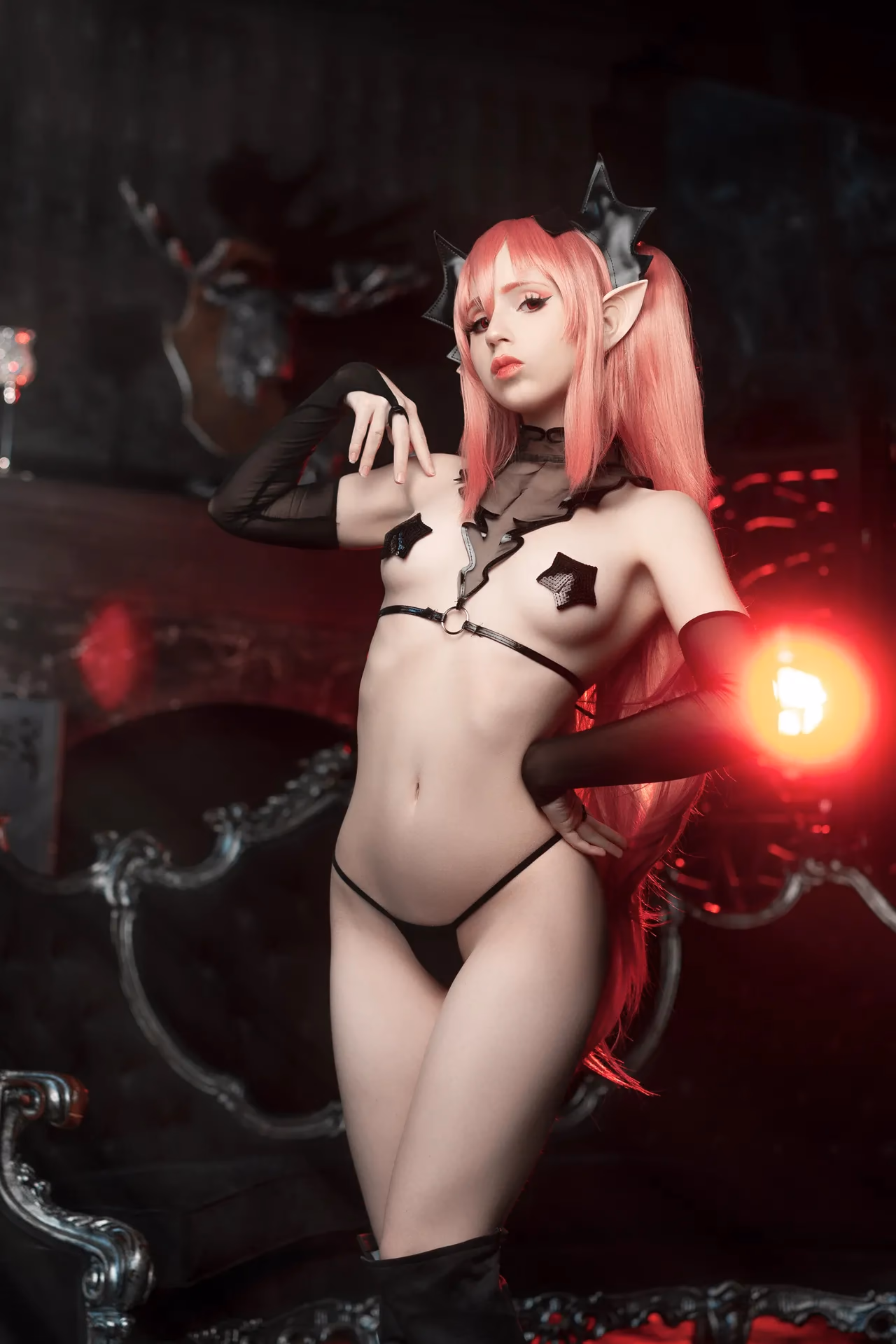Hackee as Krul Tepes — cosplay photo 17 of 20