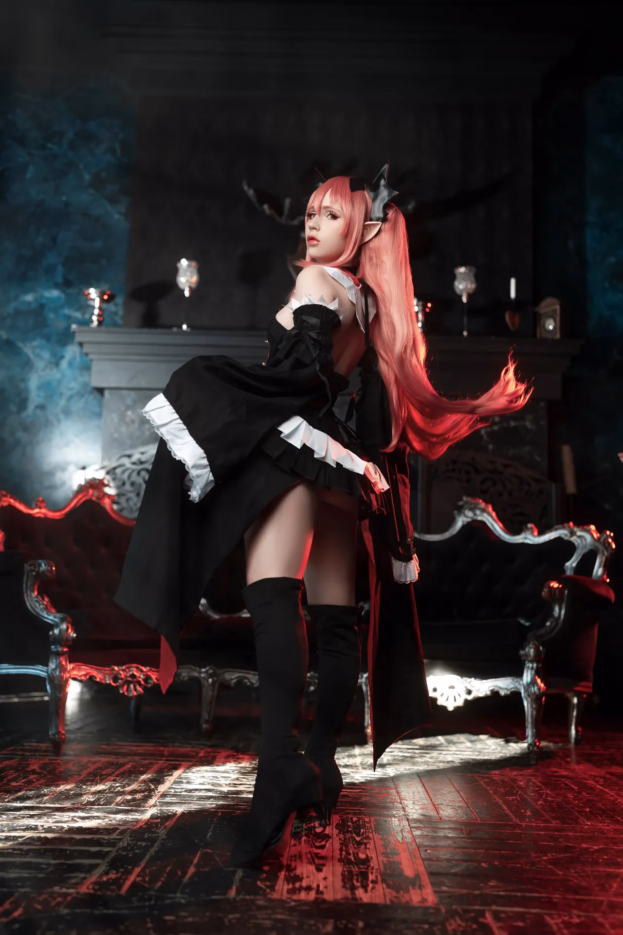 Hackee as Krul Tepes — cosplay photo 2 of 20