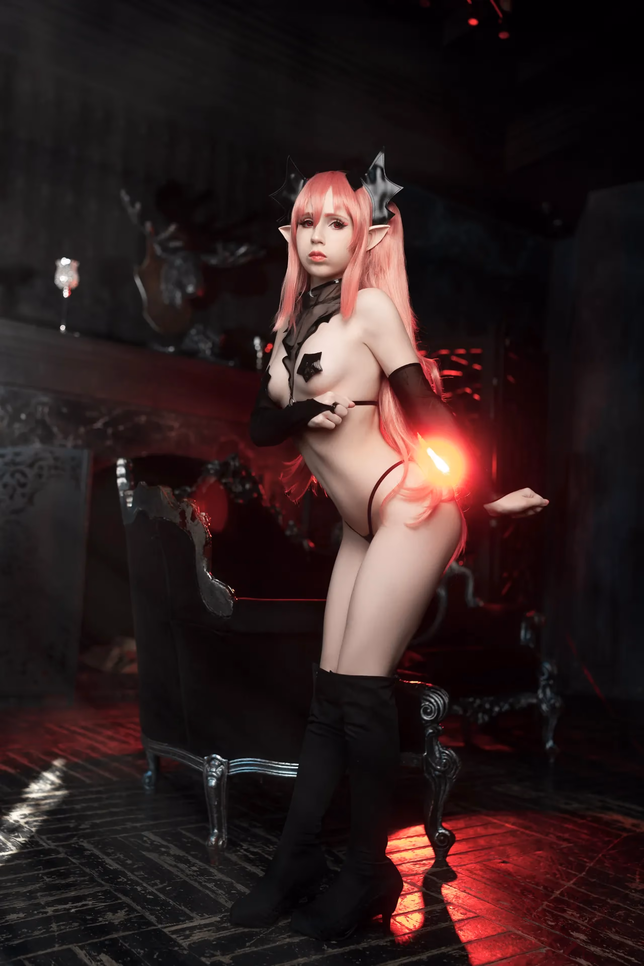 Hackee as Krul Tepes — cosplay photo 20 of 20