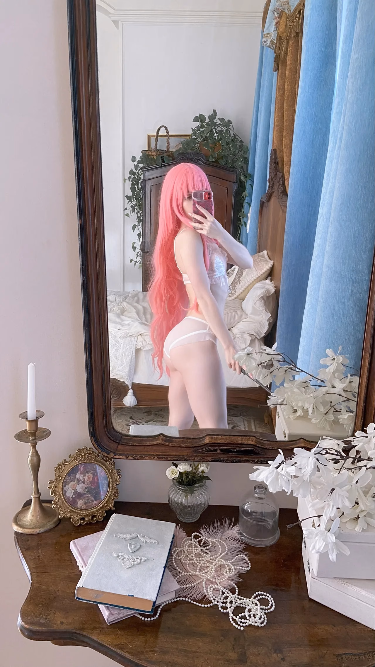 Hackee as Louise Francoise — cosplay photo 60 of 68
