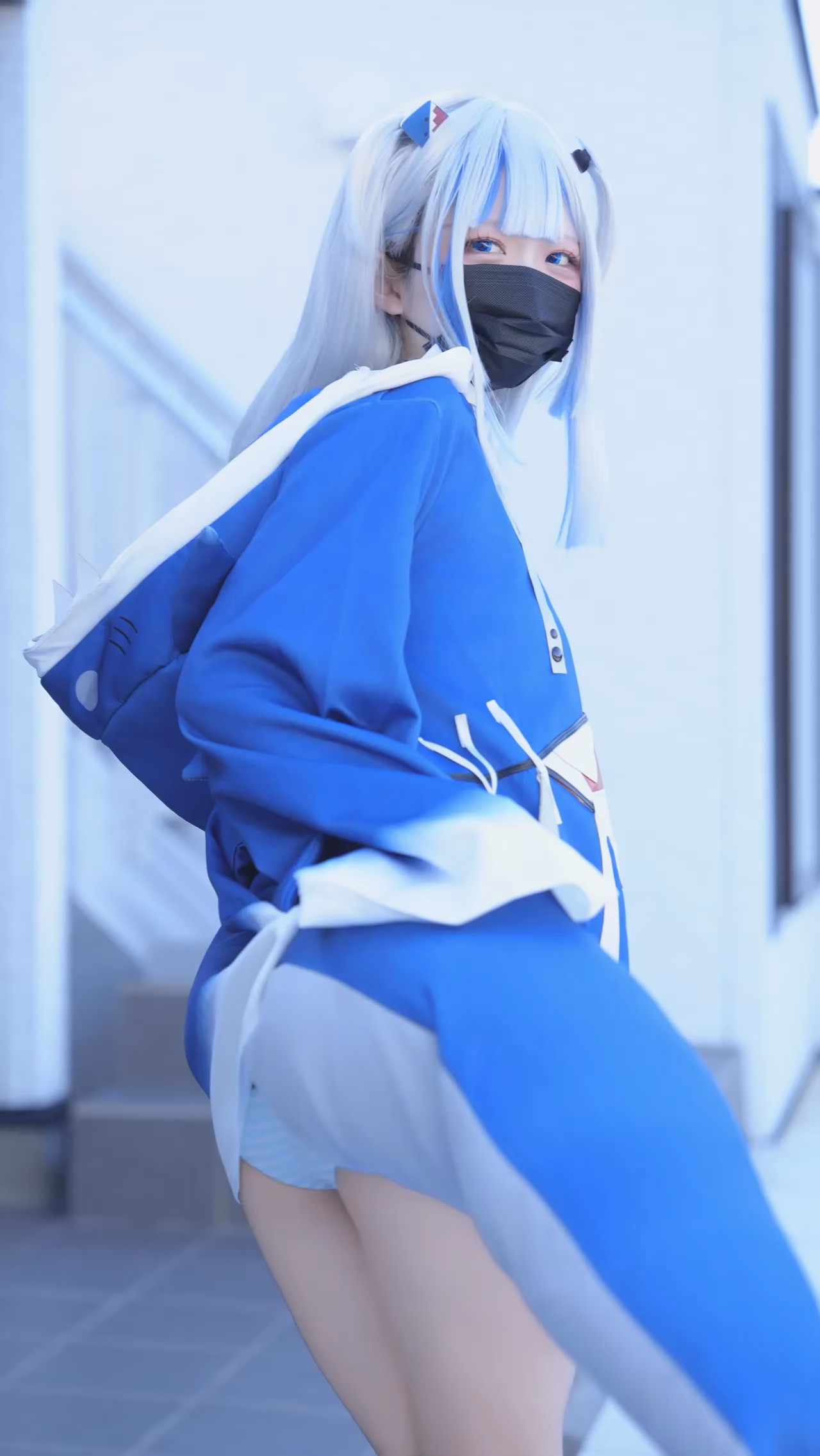 Hamu as Gawr Gura — cosplay photo 13 of 111