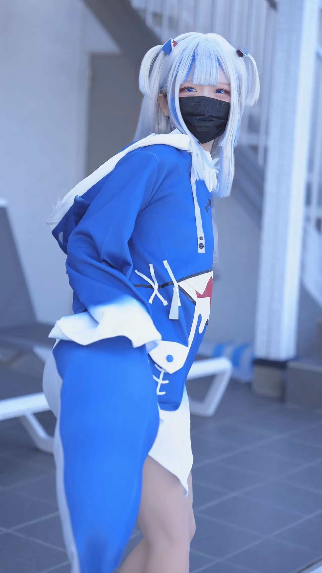 Hamu as Gawr Gura — cosplay photo 14 of 111