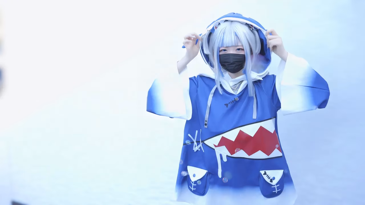 Hamu as Gawr Gura — cosplay photo 2 of 111