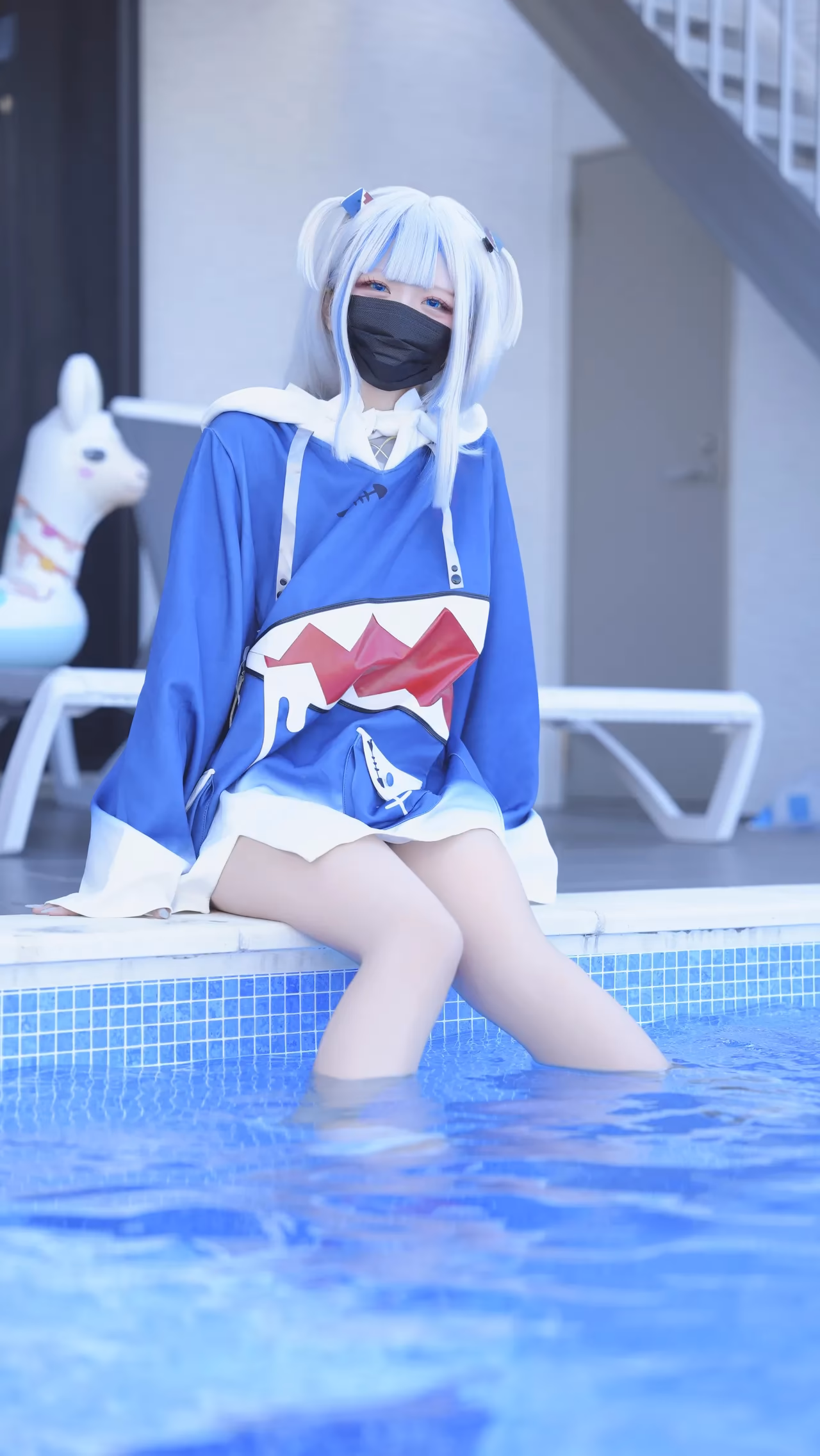 Hamu as Gawr Gura — cosplay photo 22 of 111