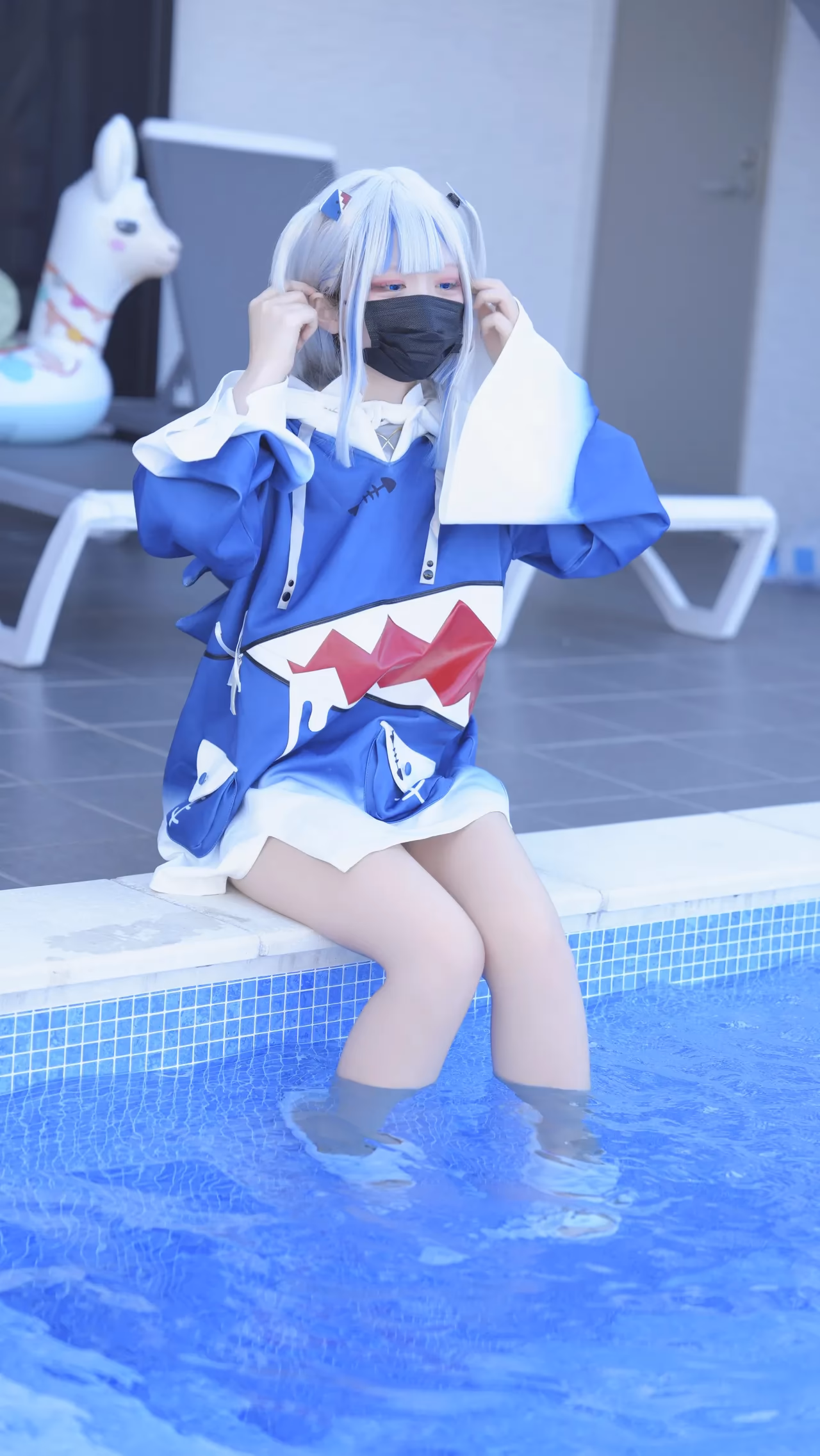 Hamu as Gawr Gura — cosplay photo 23 of 111