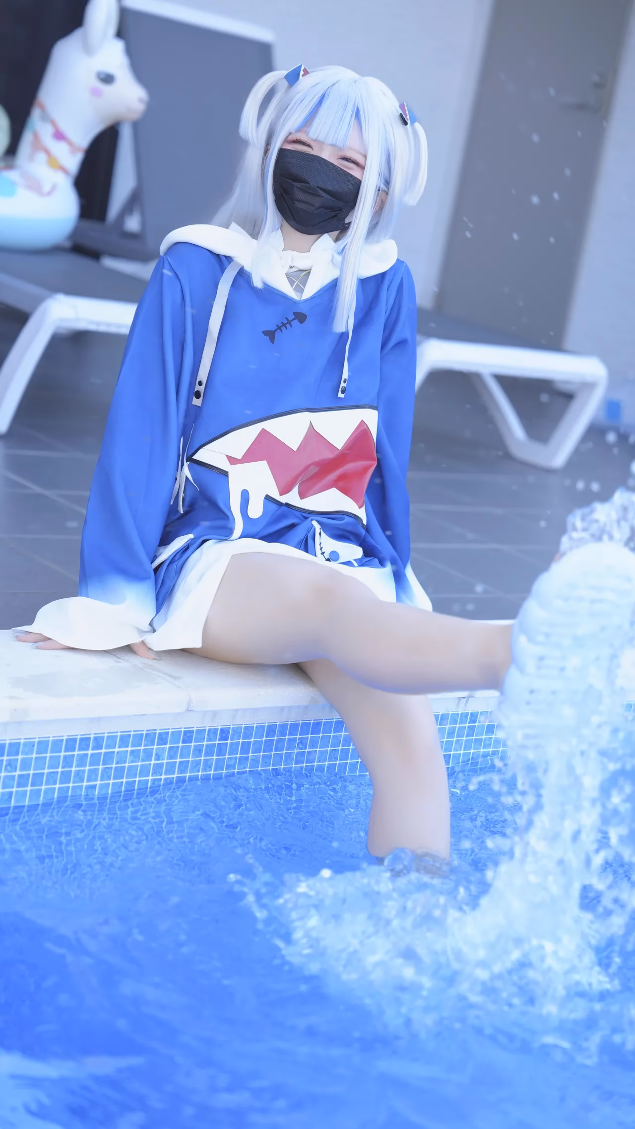 Hamu as Gawr Gura — cosplay photo 26 of 111