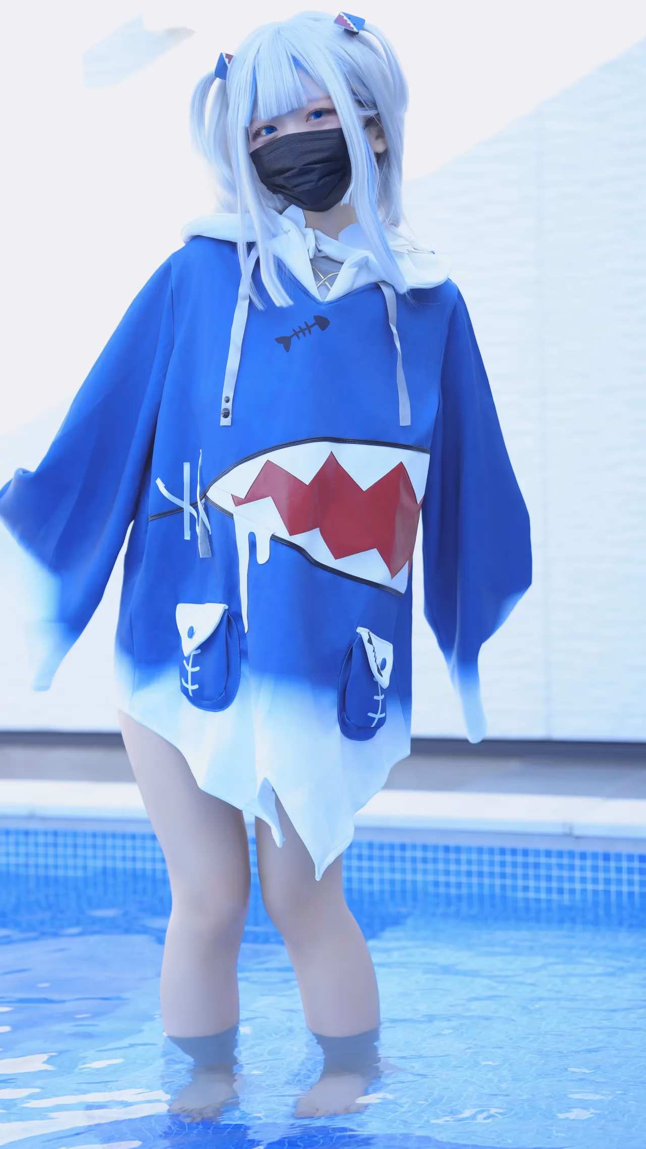 Hamu as Gawr Gura — cosplay photo 30 of 111