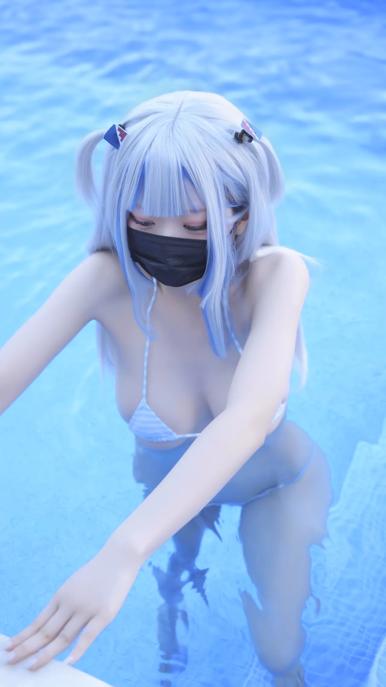 Hamu as Gawr Gura — cosplay photo 61 of 111