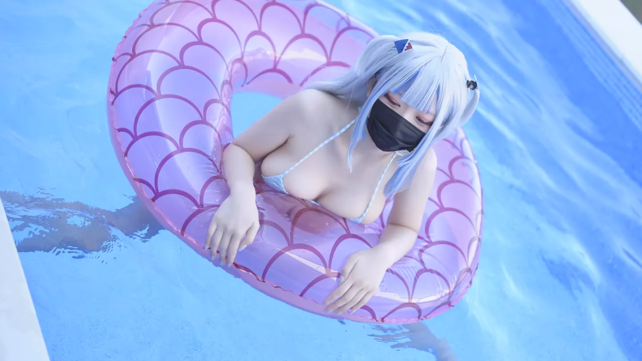 Hamu as Gawr Gura — cosplay photo 78 of 111