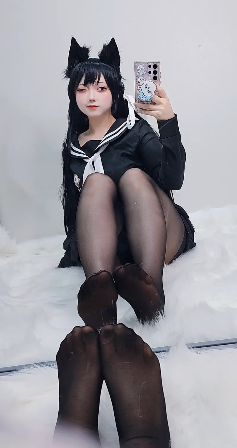 Hamumang as Atago — cosplay photo 4 of 13